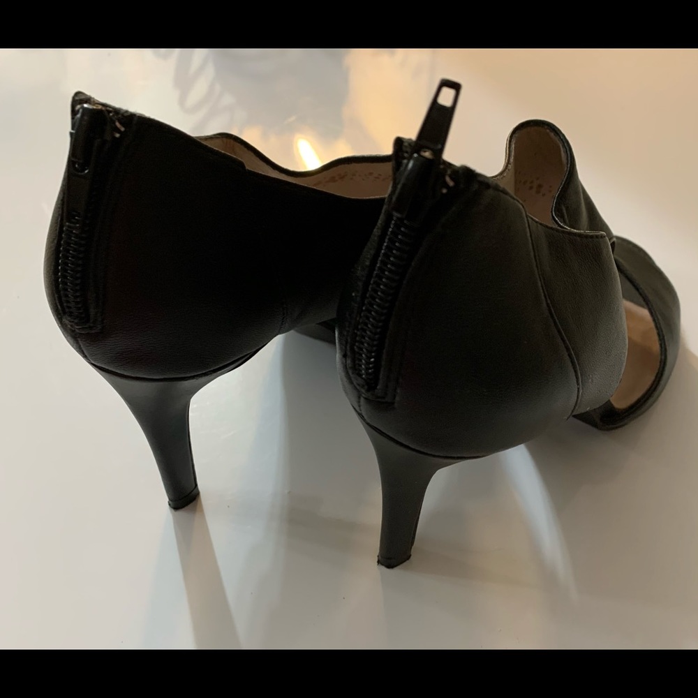 Shoes - Picture 3 of 7